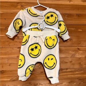 GAP Cream and Yellow Smiley Sherpa One-Piece Set
